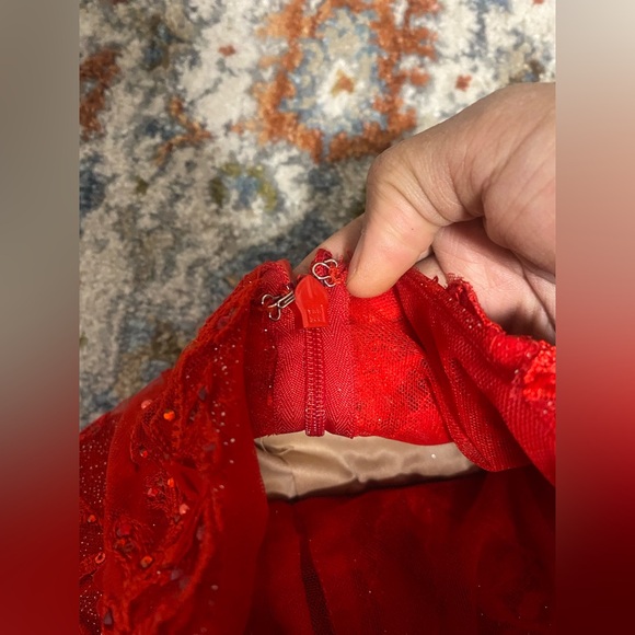 Ellie Wilde graduation dress - Picture 4 of 5